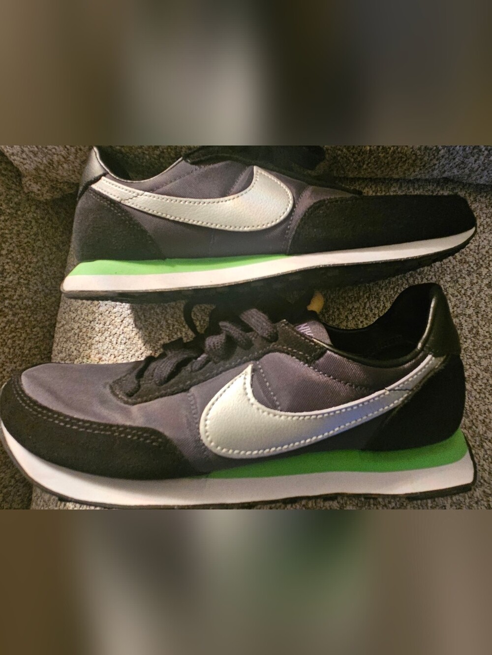 Nike Black, Gray & Green Low-Top Sneakers